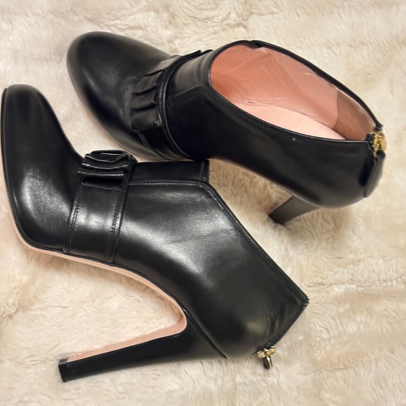Shoes - Elegant Black Ankle Boots